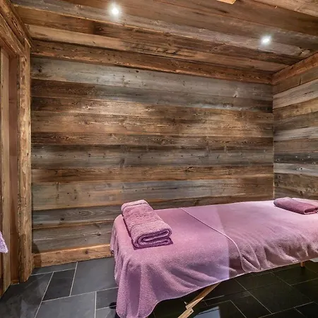 Chalet De Classe Royale Au Coeur De Courchevel