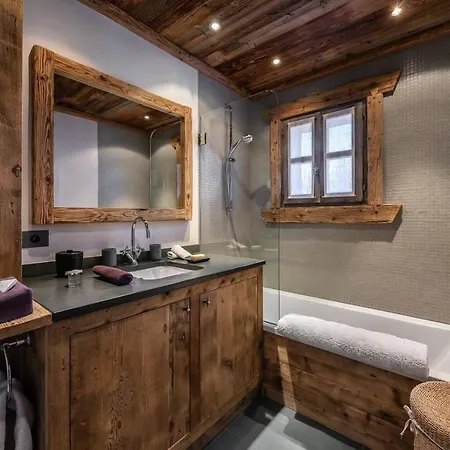 Holiday home Chalet De Classe Royale Au Coeur De